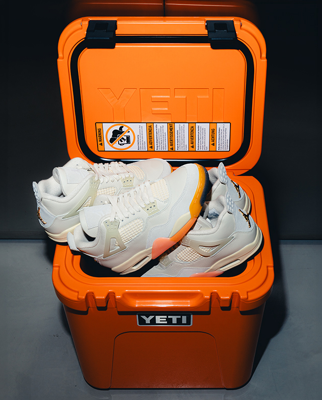 NIKE AIR JORDAN 4 RETRO
