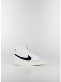 WHITE/BLACK-SAIL