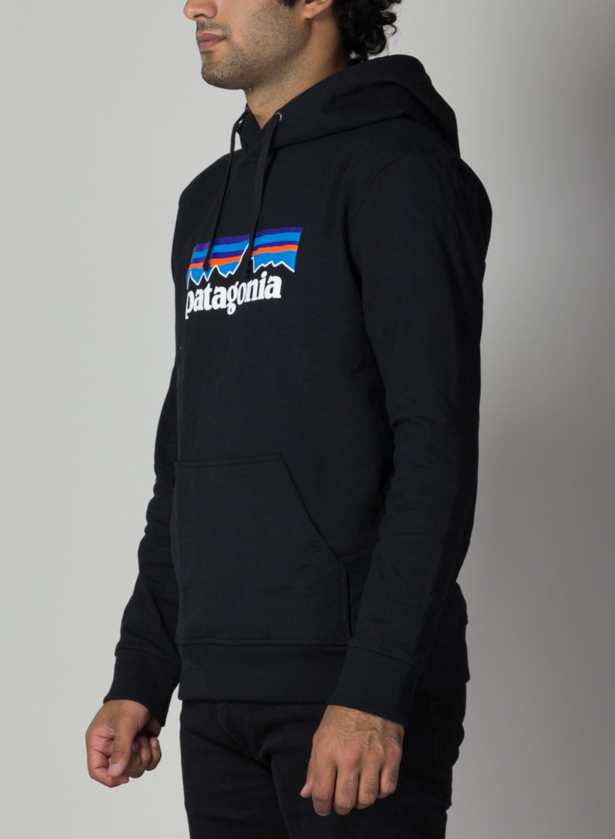 PATAGONIA FELPA P-6 LOGO UPRISAL Nero | Susi