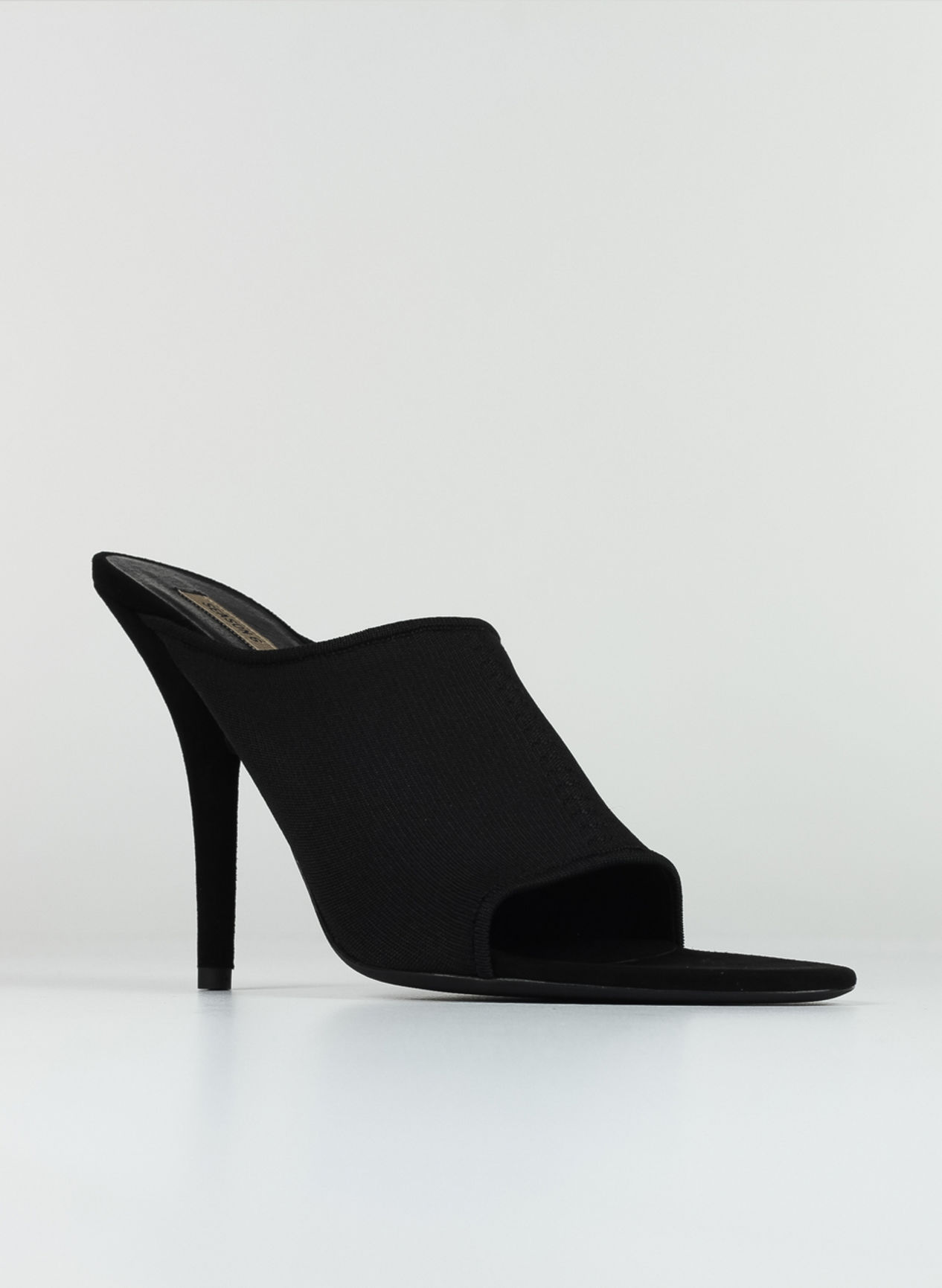 Yeezy minimal heel hotsell