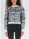 9001 WHITE