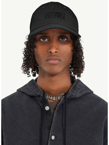 CAPPELLO WITH NUMERIC EMBROIDERY MM6, 900, small